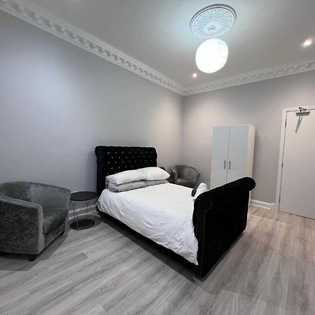 Lovely 4 Bedroom 2Nd Floor Walk Up Apartment เอดินบะระ ภายนอก รูปภาพ